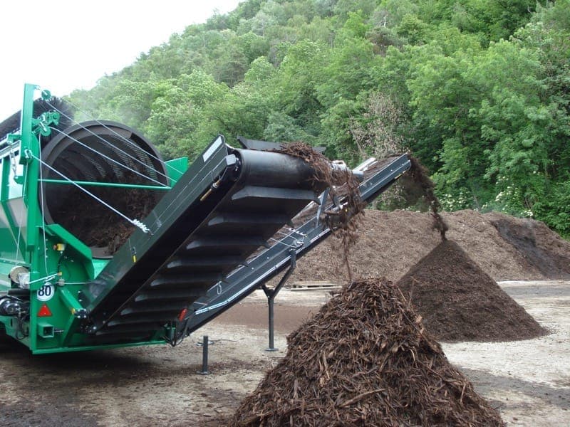 Komptech_Primus-Trommelsieb_-Ville-de-Sion_Maschine-in-Betrieb