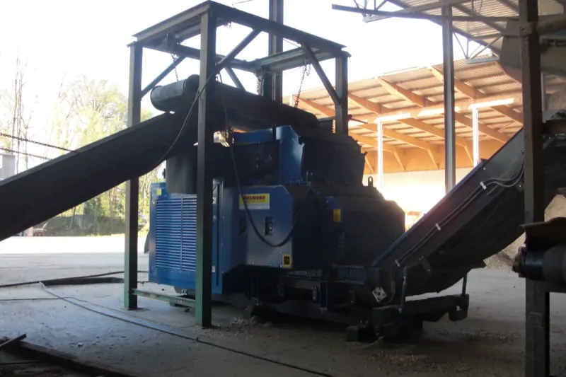 Holz-u.-Stockrecycling_Husmann_Feinzerkleinerer-HFG-V_Maschine-2