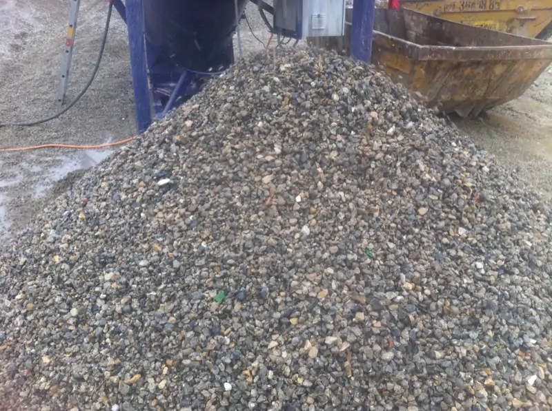 Maschinendemo_Wash-Bear-Leichtstoffabscheider_Moerschen_getrenntes-Material