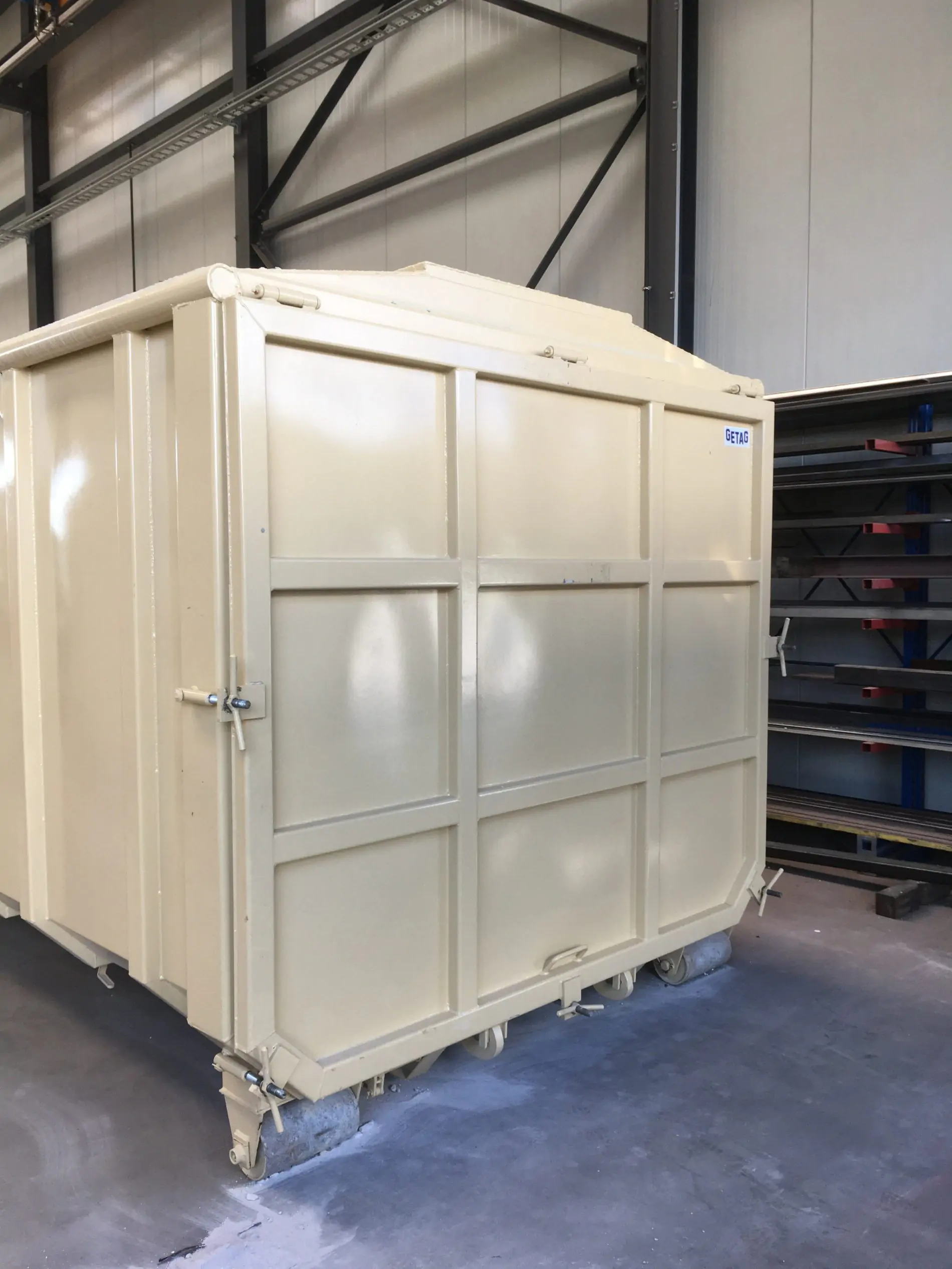 Perlen-Papier_Pendeltuere-mit-Knebelschrauben-e1511884710829