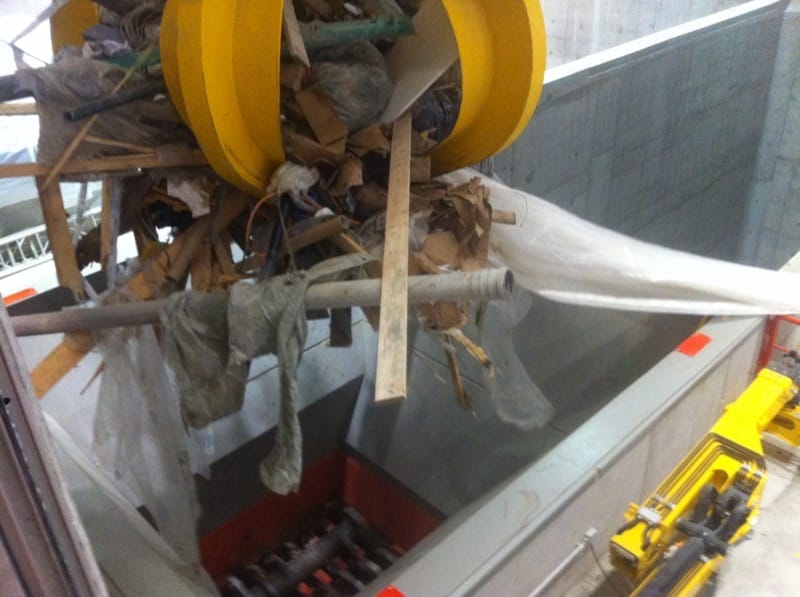 Renergia_Metso_M_J-Shredder_Inbetriebnahme_Befuellung