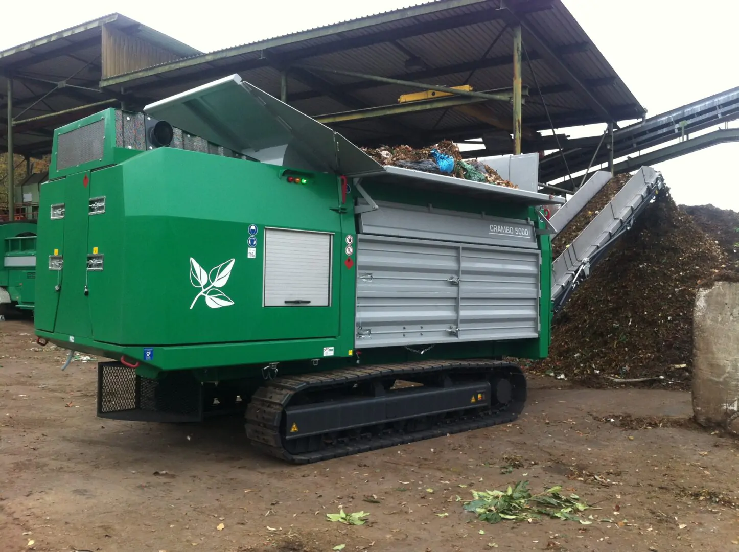 Holz- und Grüngutschredder_CRAMBO_Komptech_GETAG_Mobil_TRACK_variable Korngrössen_Grünschnitt_Altholz_Wurzelstöcke_Bioabfall_Sonderanwendungen