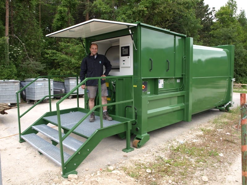 Presscontainer mit Wiegesystem für die Gemeinde Valeyres-sous-Rances