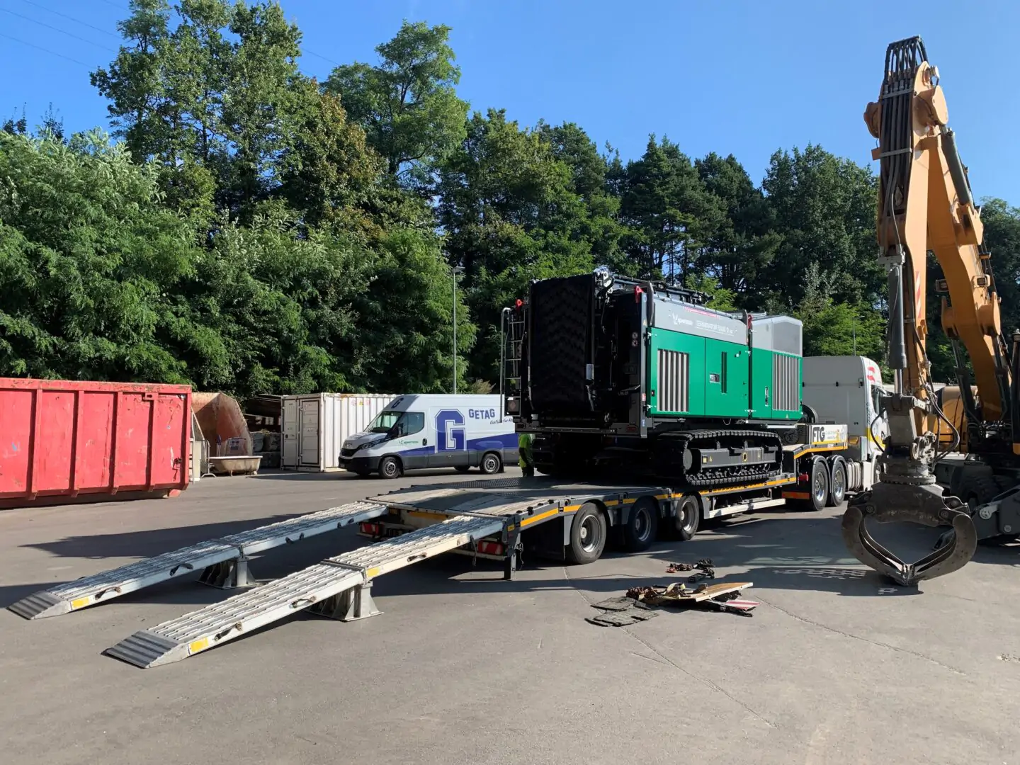 Komptech_Terminator 5000 SD_Track_LKW mit Rampe_Vadec