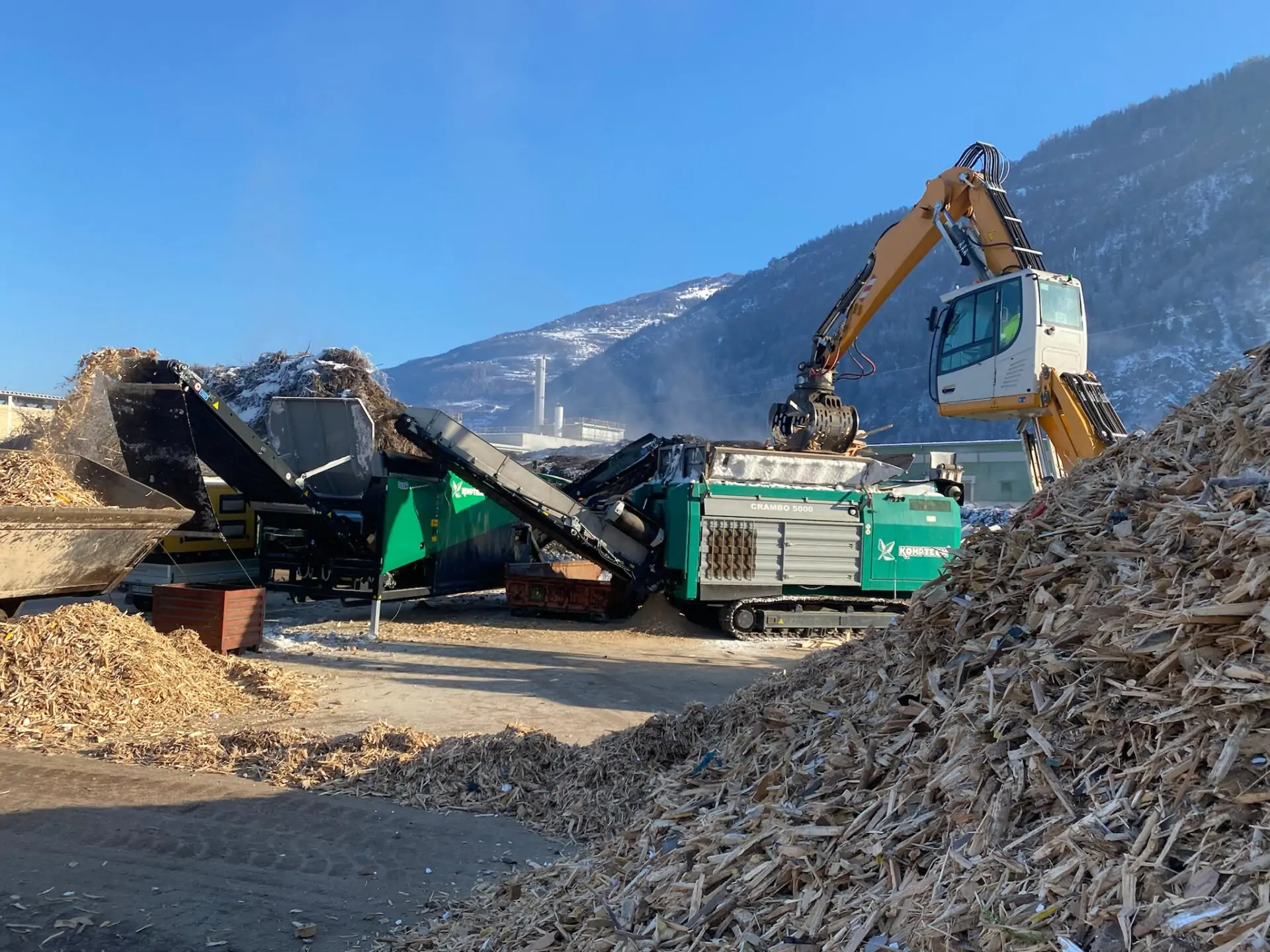 Komptech_Sternsieb MS One_Zerkleinerer Crambo 5000D_MS One_geschreddertes Holz_Ecobois