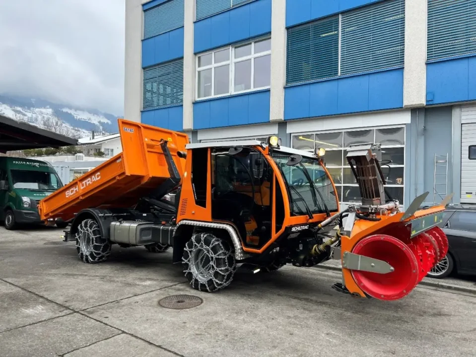 Citycontainer-mit-klappbaren-Laeden-1155×867