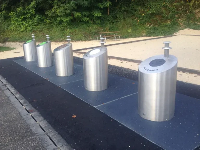 Haegendorf-BAUER-Unterflursammelstelle-Saeulen-800×600